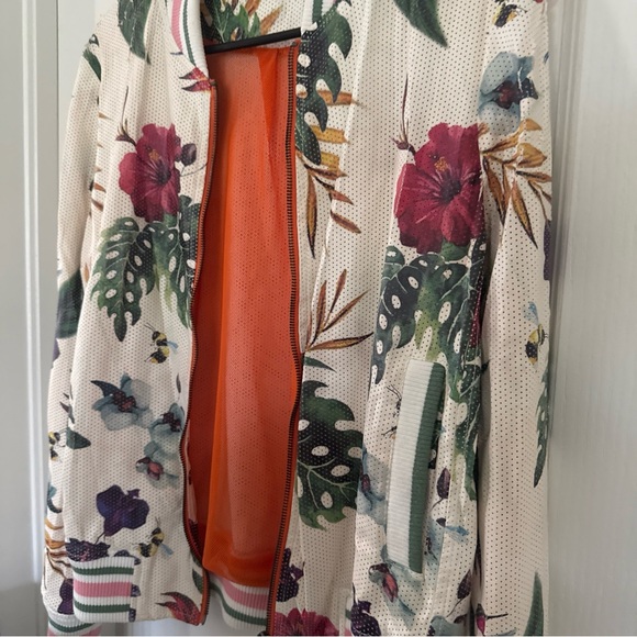 Floral Women Sip Up Jacket - Picture 6 of 8